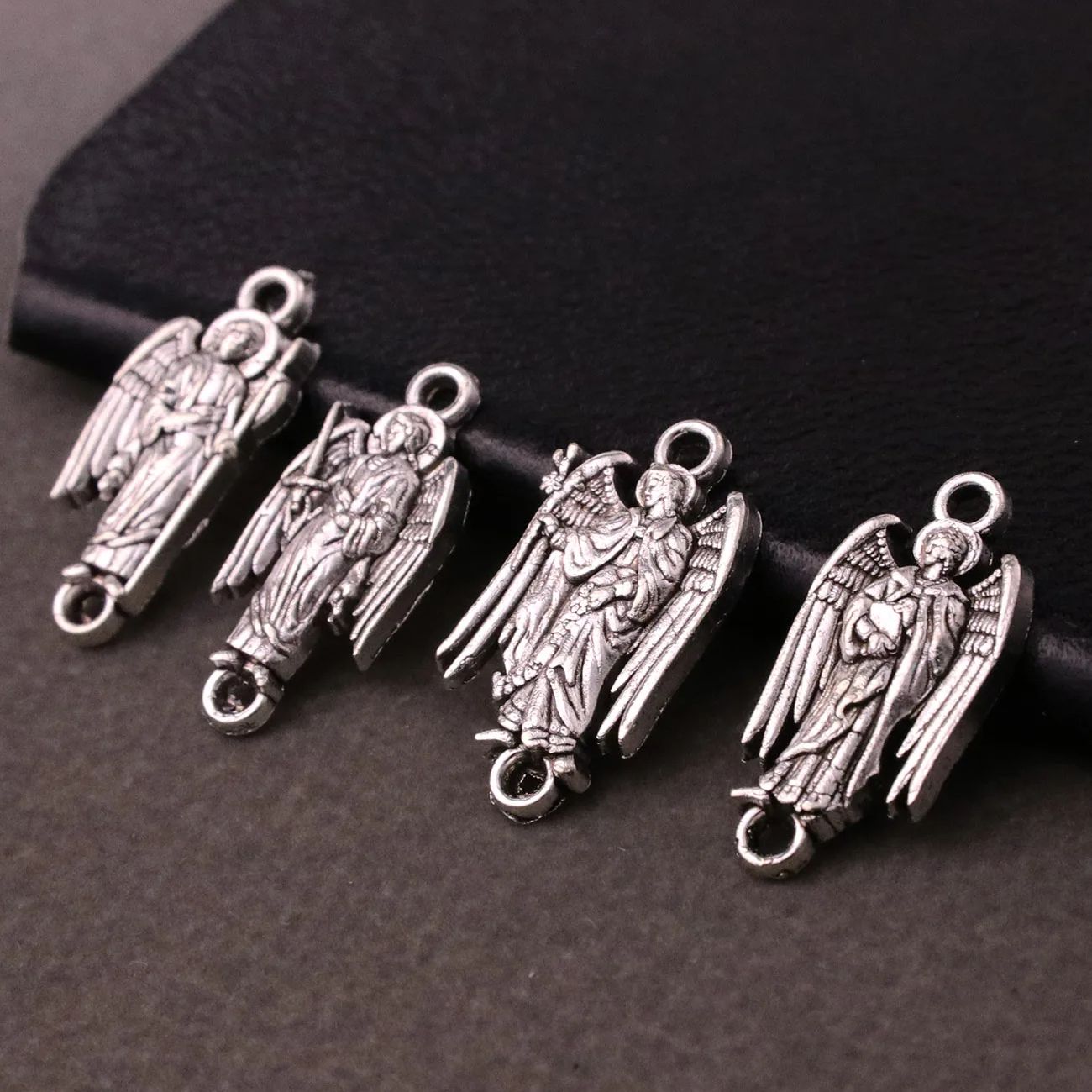 4 szt. Medal archanioła ochron – Jewelry Making Michaels recenzja i cena